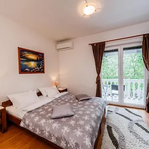 maria-guest-house.hotels-in-trogir.com/