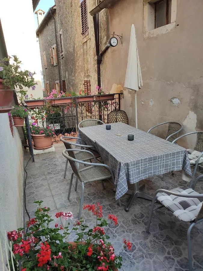 Rooms Svalina Groznjan 3*,  Croatia