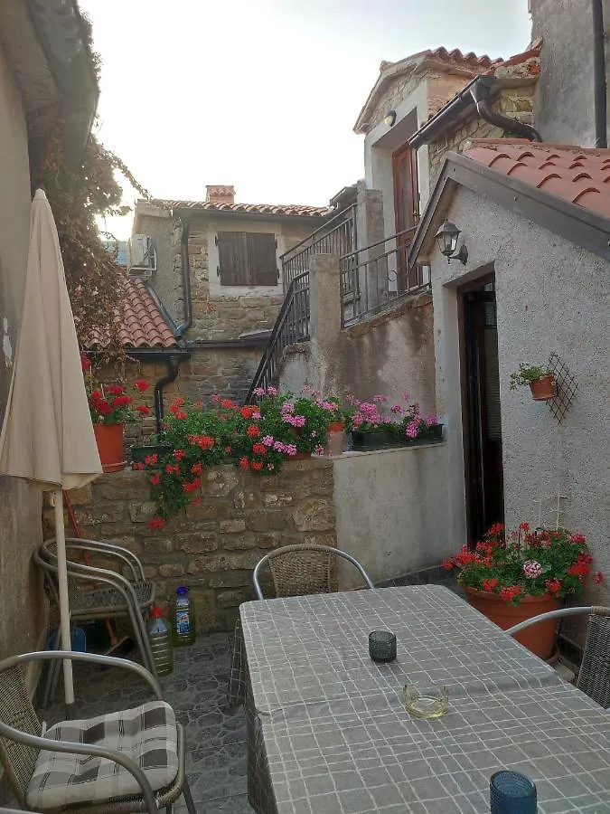 Rooms Svalina Groznjan Croatia